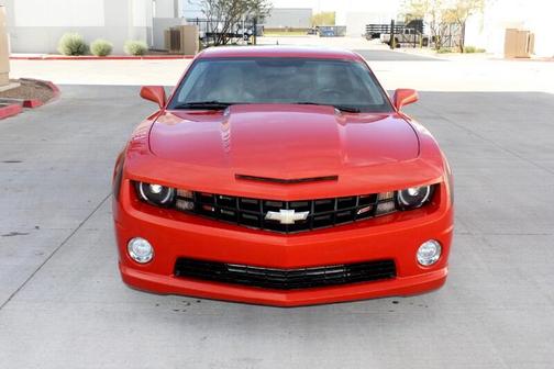 Photo 2 of 43 of 2011 Chevrolet Camaro 2SS