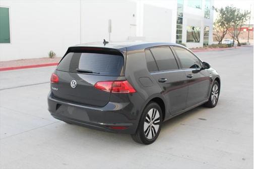 2016 Volkswagen e-Golf SE