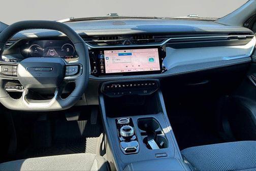 Diamond Black Crystal Pearlcoat 2026 Jeep Cherokee Laredo 4x4