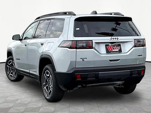 Silver Zynith Clearcoat 2026 Jeep Cherokee Laredo 4x4