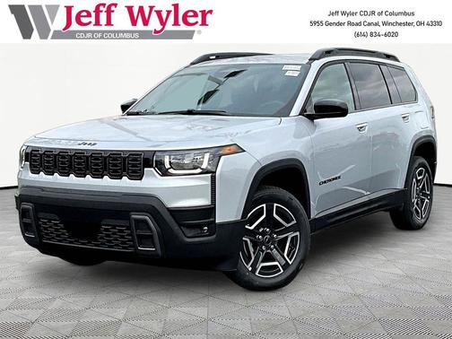Silver Zynith Clearcoat 2026 Jeep Cherokee Laredo 4x4