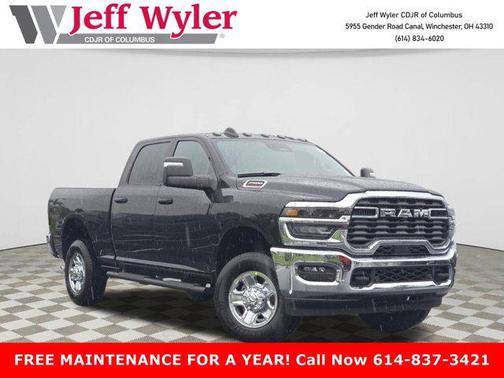 2025 RAM 2500 Tradesman Crew Cab 4x4 6'4' Box