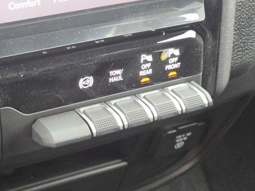 2026 RAM 3500 Tradesman Crew Cab 4x4 8' Box