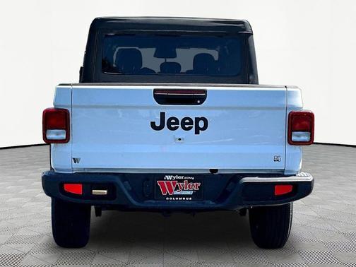 Bright White Clearcoat 2026 Jeep Gladiator 85th Anniversary Edition