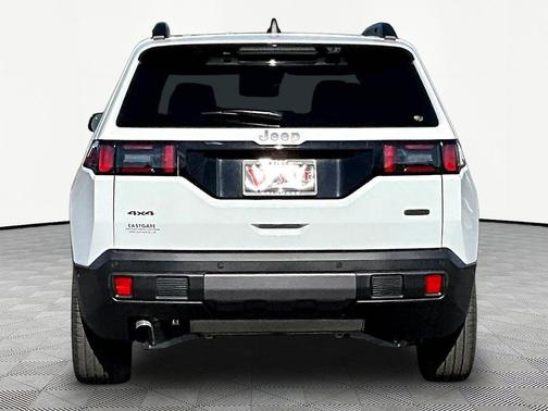 Bright White Clearcoat 2026 Jeep Cherokee Overland