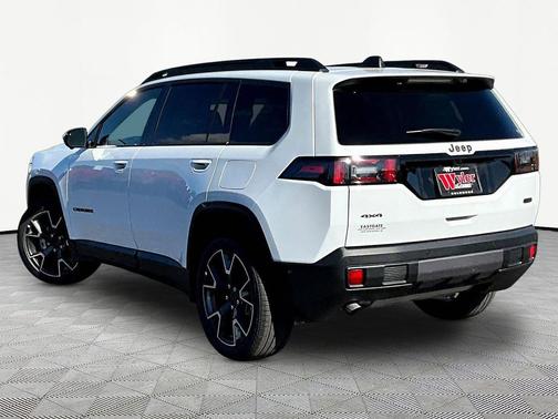 Bright White Clearcoat 2026 Jeep Cherokee Overland