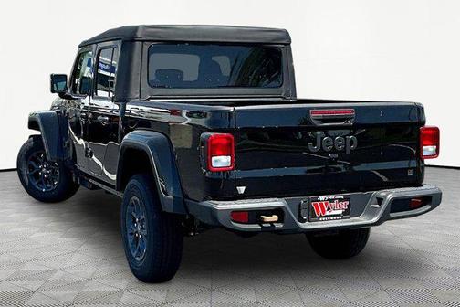 Black Clearcoat 2026 Jeep Gladiator 85th Anniversary Edition