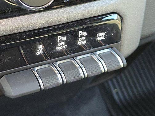 2026 RAM 1500 Warlock Crew Cab 4x4 5'7' Box