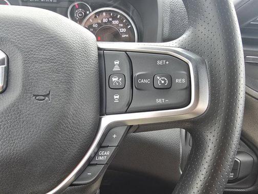 2025 RAM 2500 Tradesman Regular Cab 4x4 8' Box