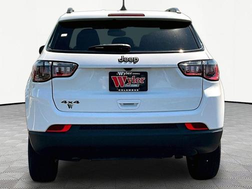 Bright White Clearcoat 2026 Jeep Compass Sport