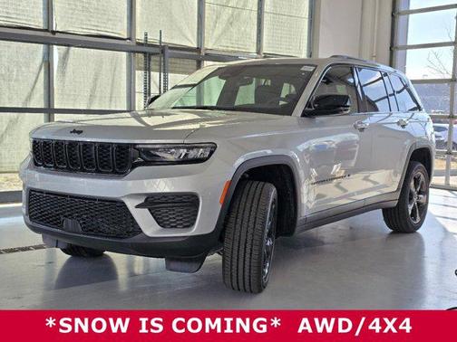 2025 Jeep Grand Cherokee Laredo