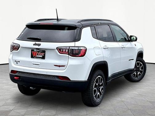 Bright White Clearcoat 2026 Jeep Compass Trailhawk