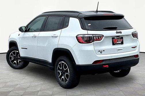 Bright White Clearcoat 2026 Jeep Compass Trailhawk
