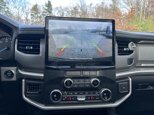 2022 Ford Expedition Max XLT