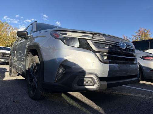 Ice Silver Metallic 2025 Subaru Forester Limited