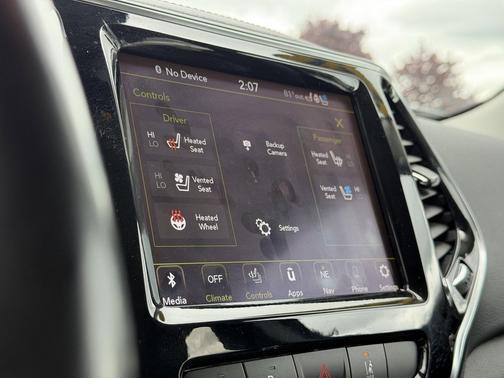 Diamond Black Crystal Pearlcoat 2021 Jeep Cherokee Limited