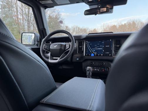 Azure Gray Metallic Tri-Coat 2025 Ford Bronco Badlands