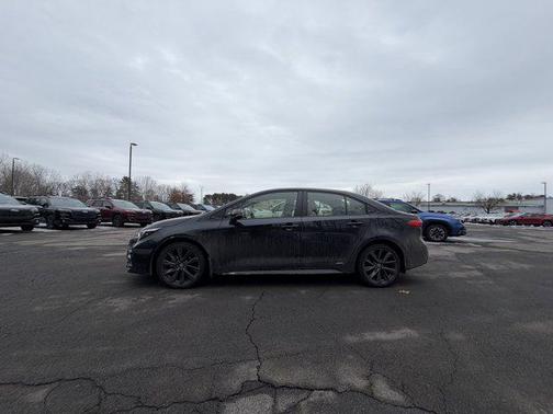 2025 Toyota Corolla Hybrid SE