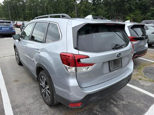 Ice Silver Metallic 2023 Subaru Forester Limited