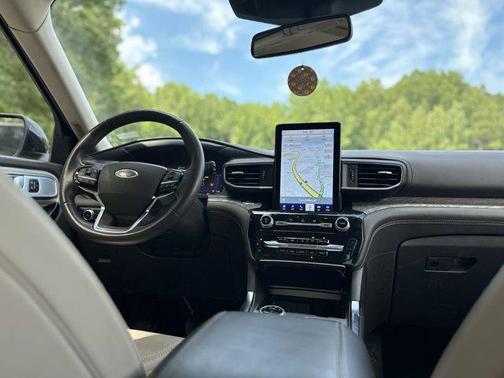 2022 Ford Explorer Platinum
