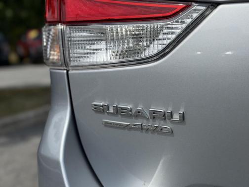Ice Silver Metallic 2019 Subaru Forester Limited