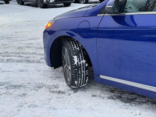 2022 Hyundai IONIQ Plug-In Hybrid SEL