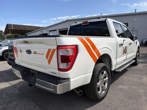 Star White Metallic Tri-Coat 2023 Ford F-150 Lariat