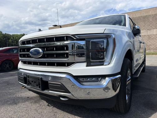 Star White Metallic Tri-Coat 2023 Ford F-150 Lariat