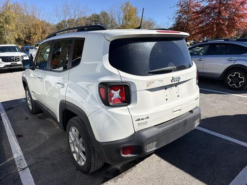 Alpine White Clearcoat 2022 Jeep Renegade Latitude