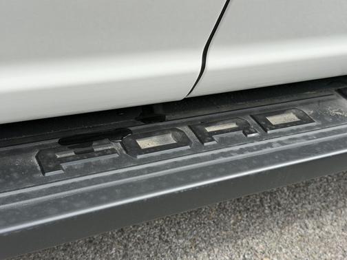 Star White Metallic Tri-Coat 2026 Ford F-150 Lariat