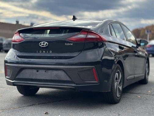 2018 Hyundai IONIQ Hybrid SEL