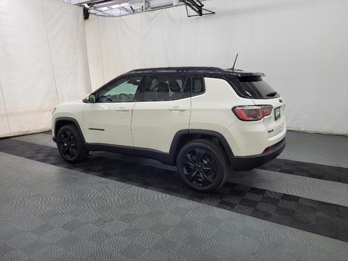White Clearcoat 2019 Jeep Compass Latitude