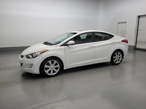 Photo 2 of 32 of 2013 Hyundai Elantra Limited
