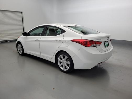Photo 5 of 32 of 2013 Hyundai Elantra Limited