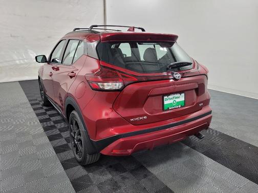 Scarlet Ember Tintcoat 2022 Nissan Kicks SR