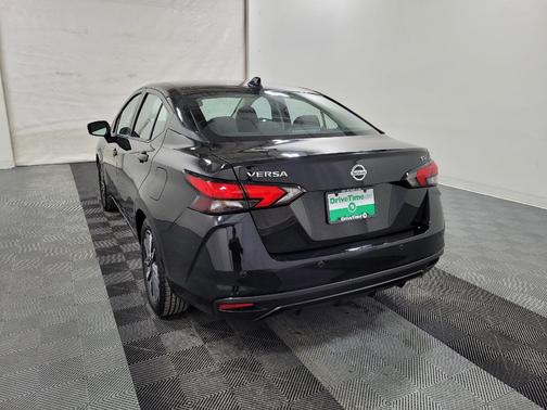 2021 Nissan Versa 1.6 SV