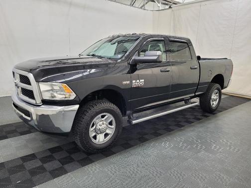 2018 RAM 2500 Tradesman Crew Cab 4x4 6'4' Box