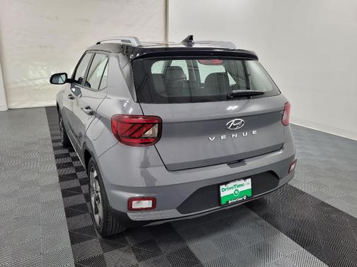 2022 Hyundai VENUE Limited