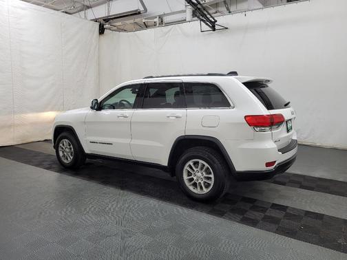 Bright White Clearcoat 2019 Jeep Grand Cherokee Laredo
