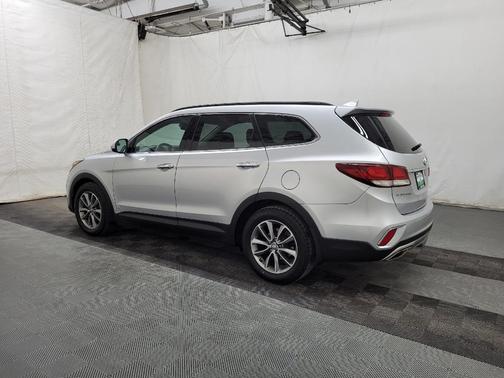 2018 Hyundai SANTA FE SE