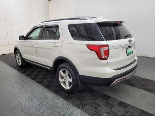 White 2016 Ford Explorer XLT