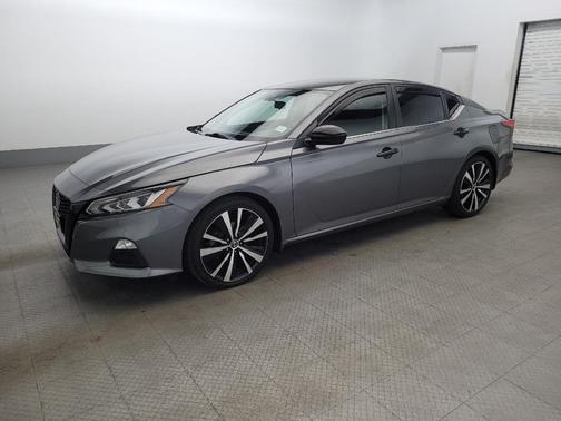 2022 Nissan Altima SR FWD