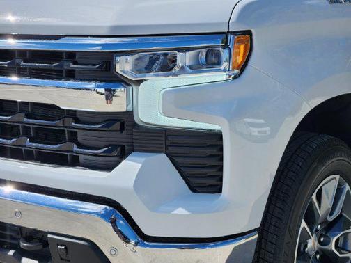 Summit White 2026 Chevrolet Silverado 1500 LT