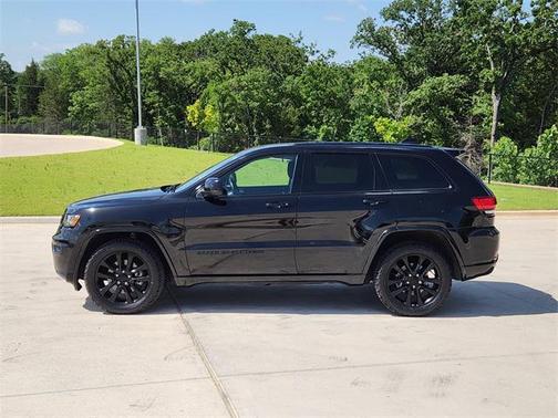 2022 Jeep Grand Cherokee Laredo