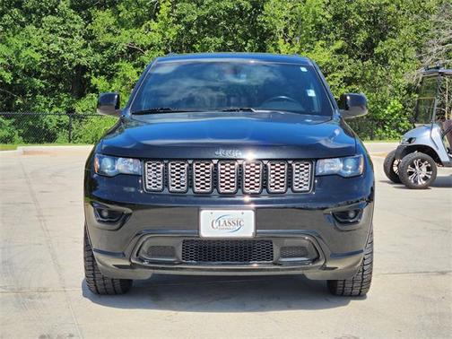 2022 Jeep Grand Cherokee Laredo