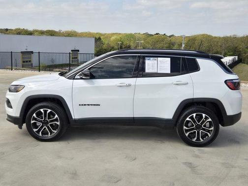 Bright White Clearcoat 2022 Jeep Compass Limited