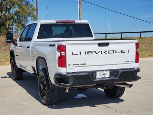 2026 Chevrolet Silverado 2500 Custom