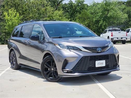 2022 Toyota Sienna XSE 7 Passenger