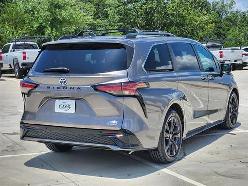 2022 Toyota Sienna XSE 7 Passenger