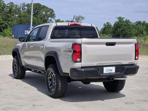 White Sands 2026 Chevrolet Colorado ZR2